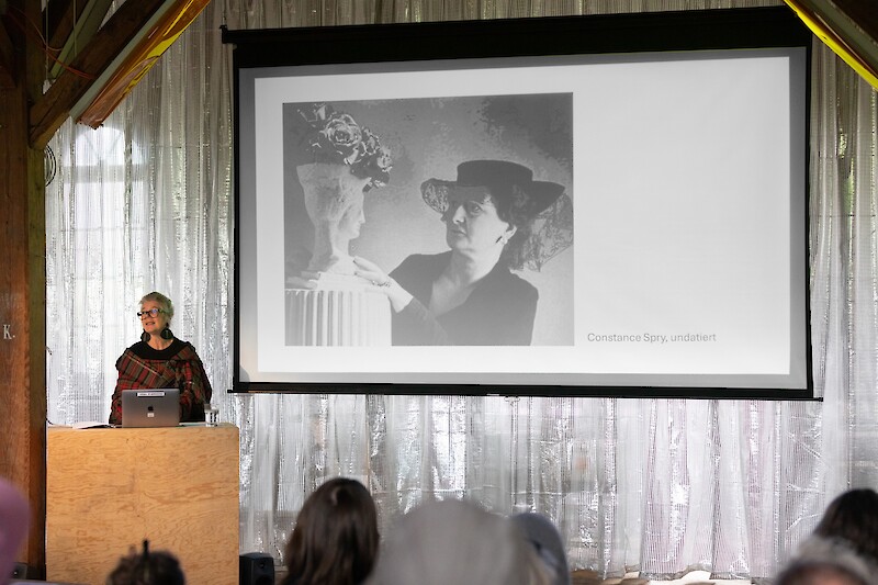 Anna-Brigitte Schlittler: Die Floristin Constance Spry – «Doing the Flowers»