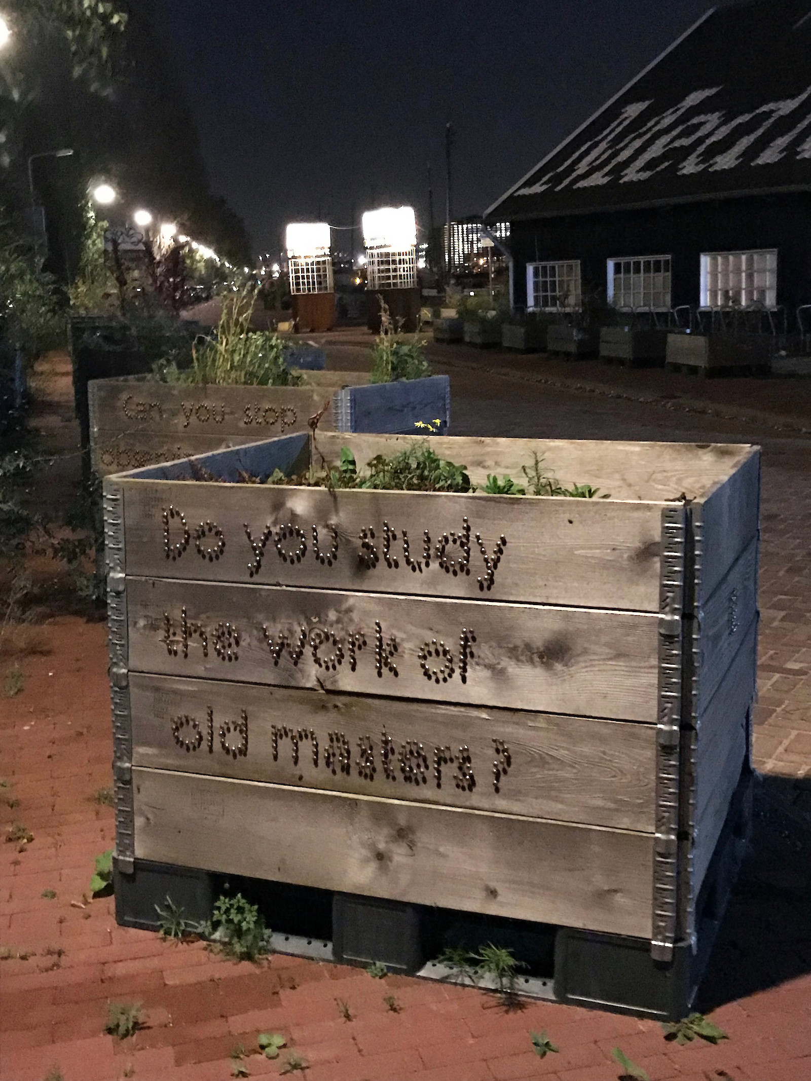 Direktor Willem Velthoven führte uns über das Mediamatic-Gelände