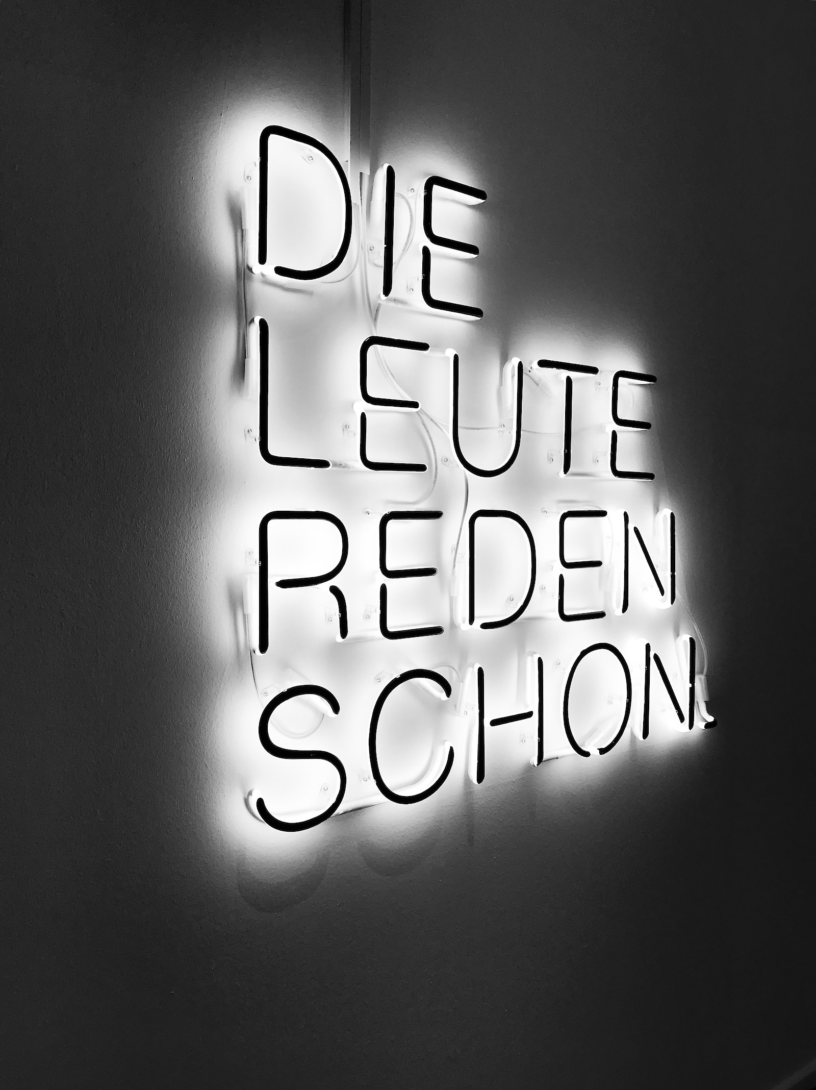 Auf ein Feierabendgespräch mit Imran Ayata von der Agentur Ballhaus West