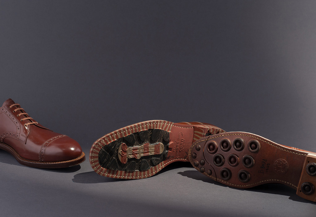 Vielfalt vs. Mangel: gestalterische und wirtschaftliche Herausforderungen in der schweizer Schuhindustrie. 1930-1950