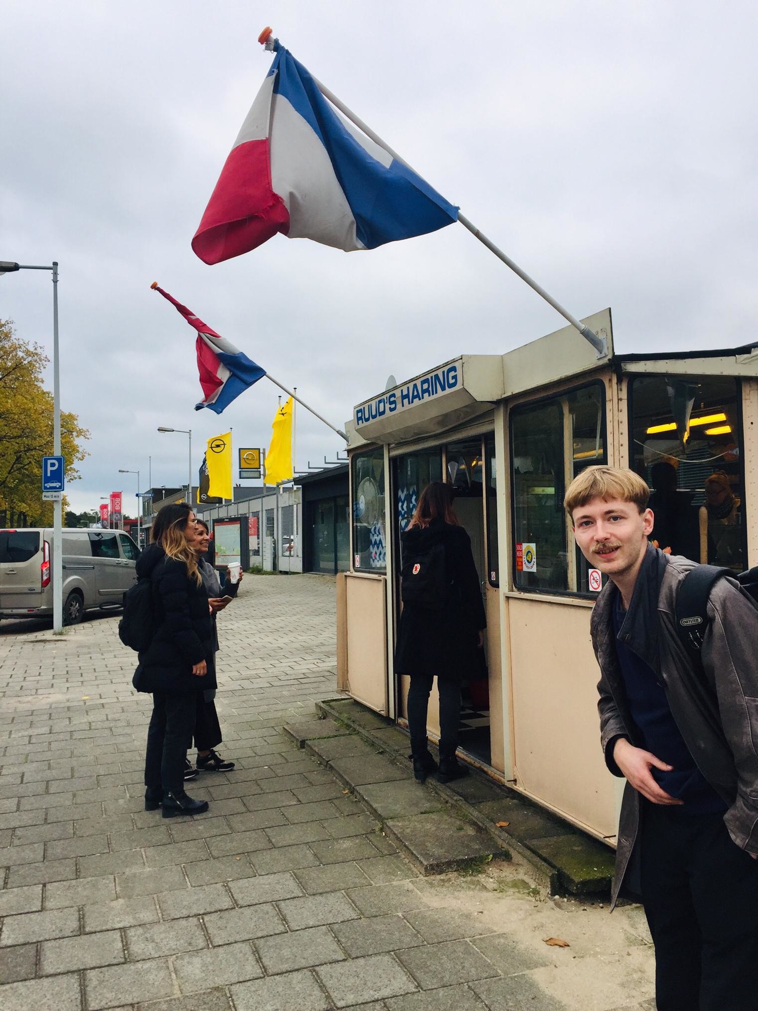 Symbolbild: Hering und Fritten