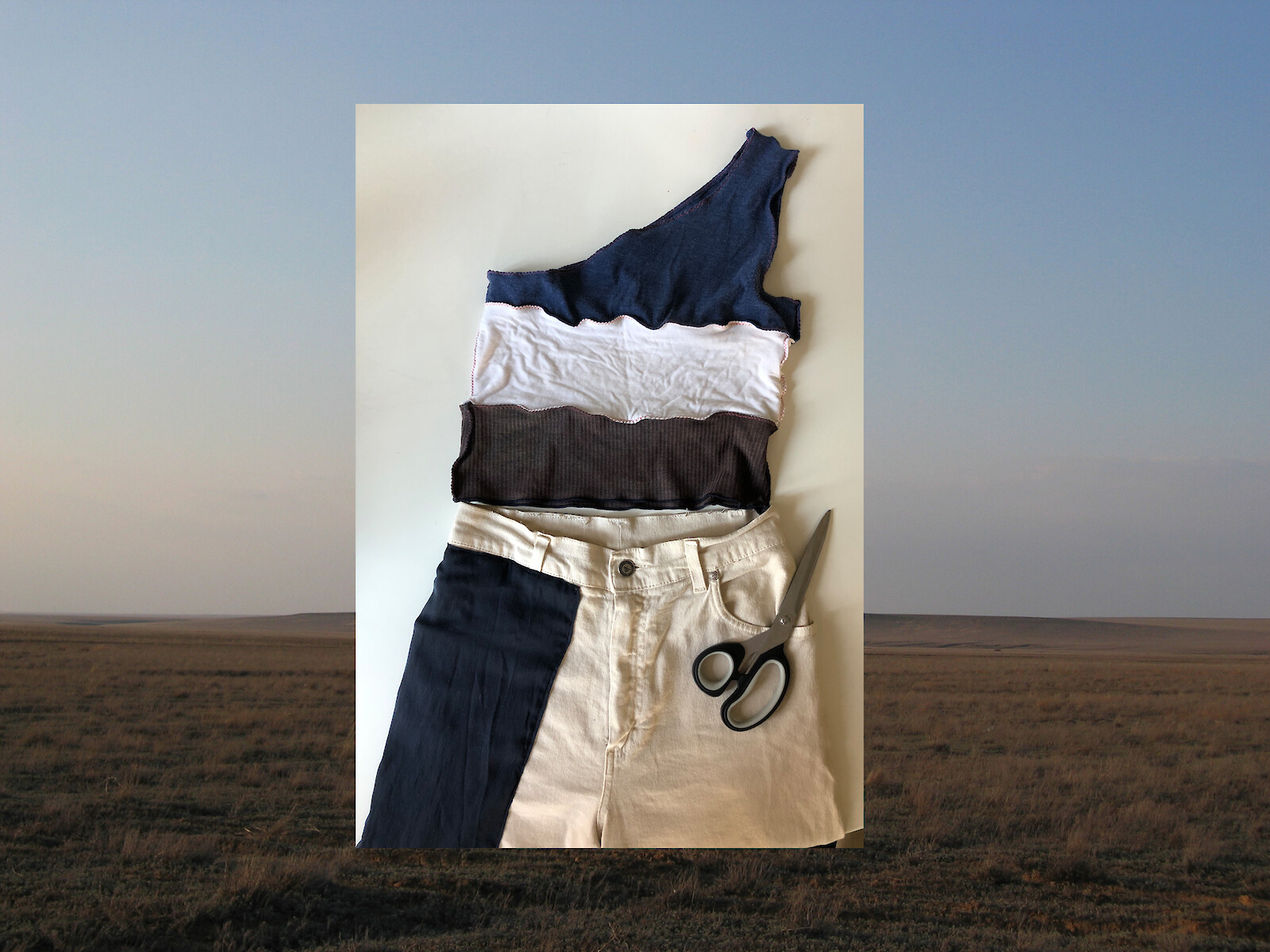 STAY AT HOME BUT BE SOMEWHERE ELSE Das Gefühl von Ferien und Weite trotz Quarantäne spüren. Noemi Leonhardt, 2. Semester BA