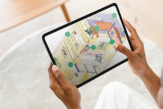 Eine Website als Touchpoint für Interessierte. Tablets sind ein besonders barrierefreies Tool aufgrund der haptischen Steuerung.