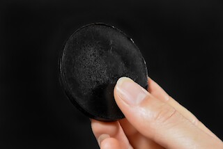 #RB.22 Gefriergetrocknetes Blutmehl, gepresst