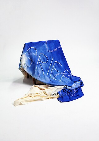 Aus dem Trauerstil Komfortsphäre abgeleitet - eine Decke zum Errichten eines Trauer Safe Space