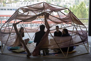 Reality-Test im halböffentlichen Raum an der ZHdK mit einer Gruppe von ukrainischen Student:innen in Zürich, 26.05.2023.